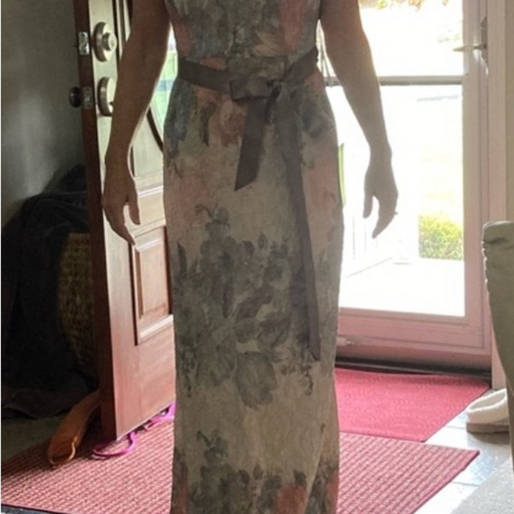 Dress - Picture 9 of 10